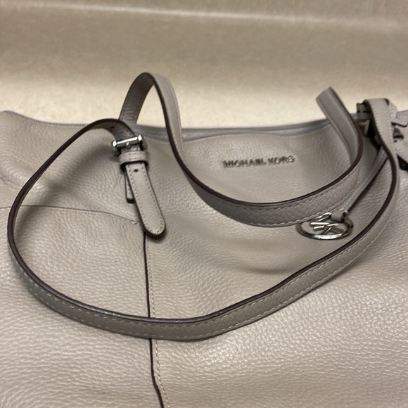 Michael Kors purse - Picture 2 of 5